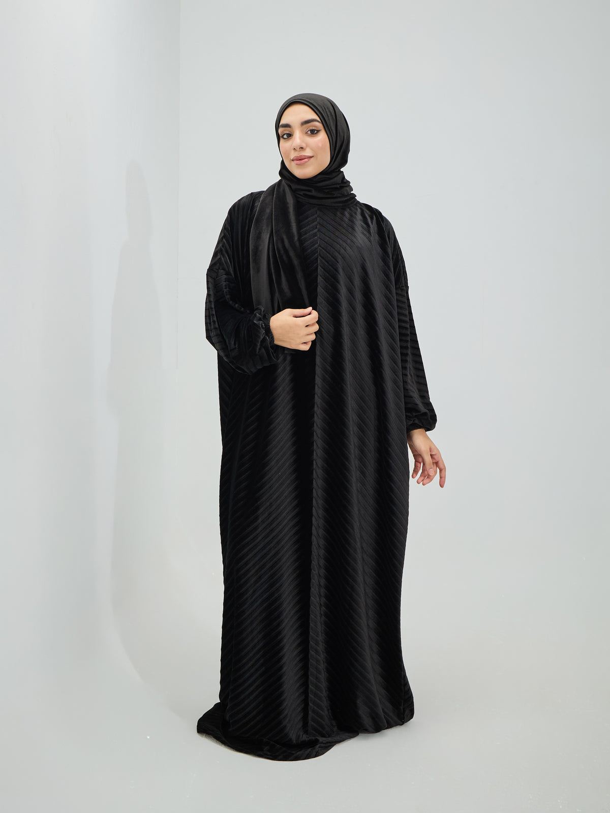 Black Velvet Pleated Isdal