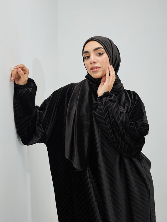 Black Velvet Pleated Isdal