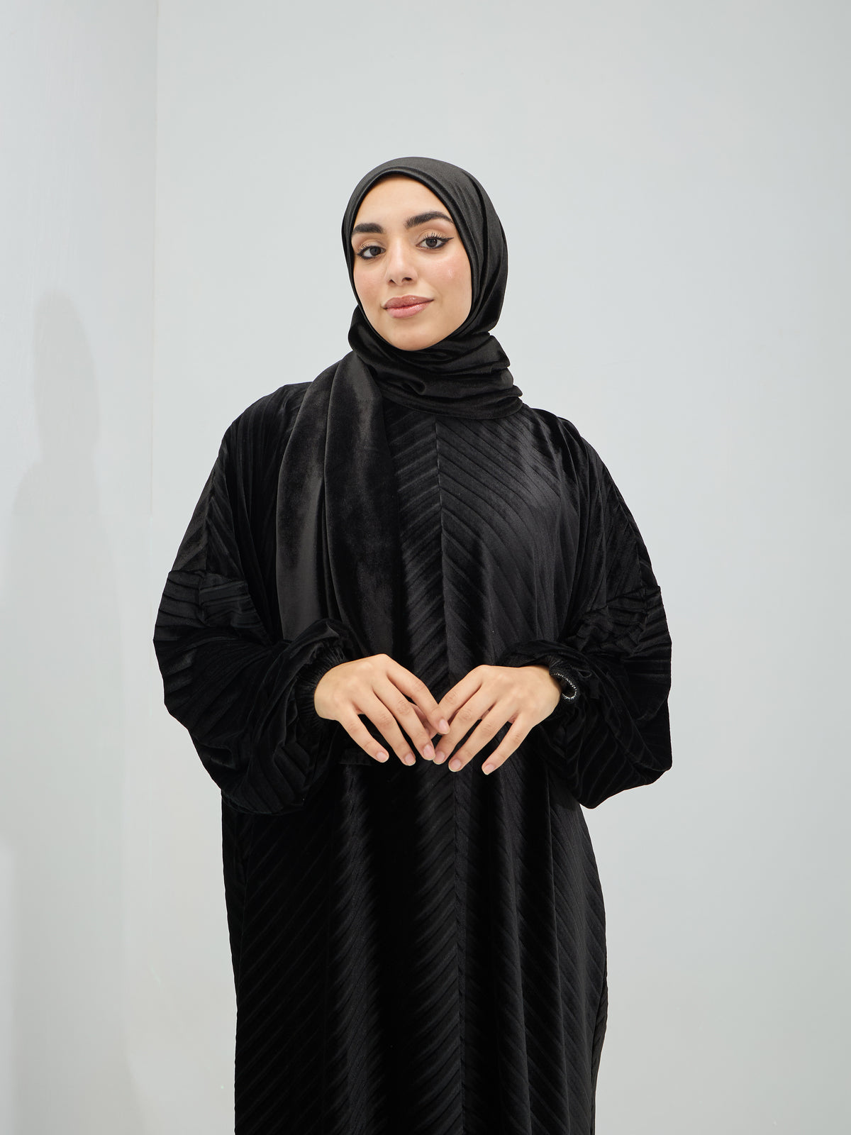 Black Velvet Pleated Isdal