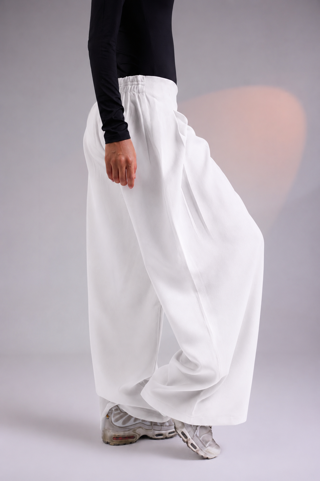 Structured Waist Wide-Leg Pants