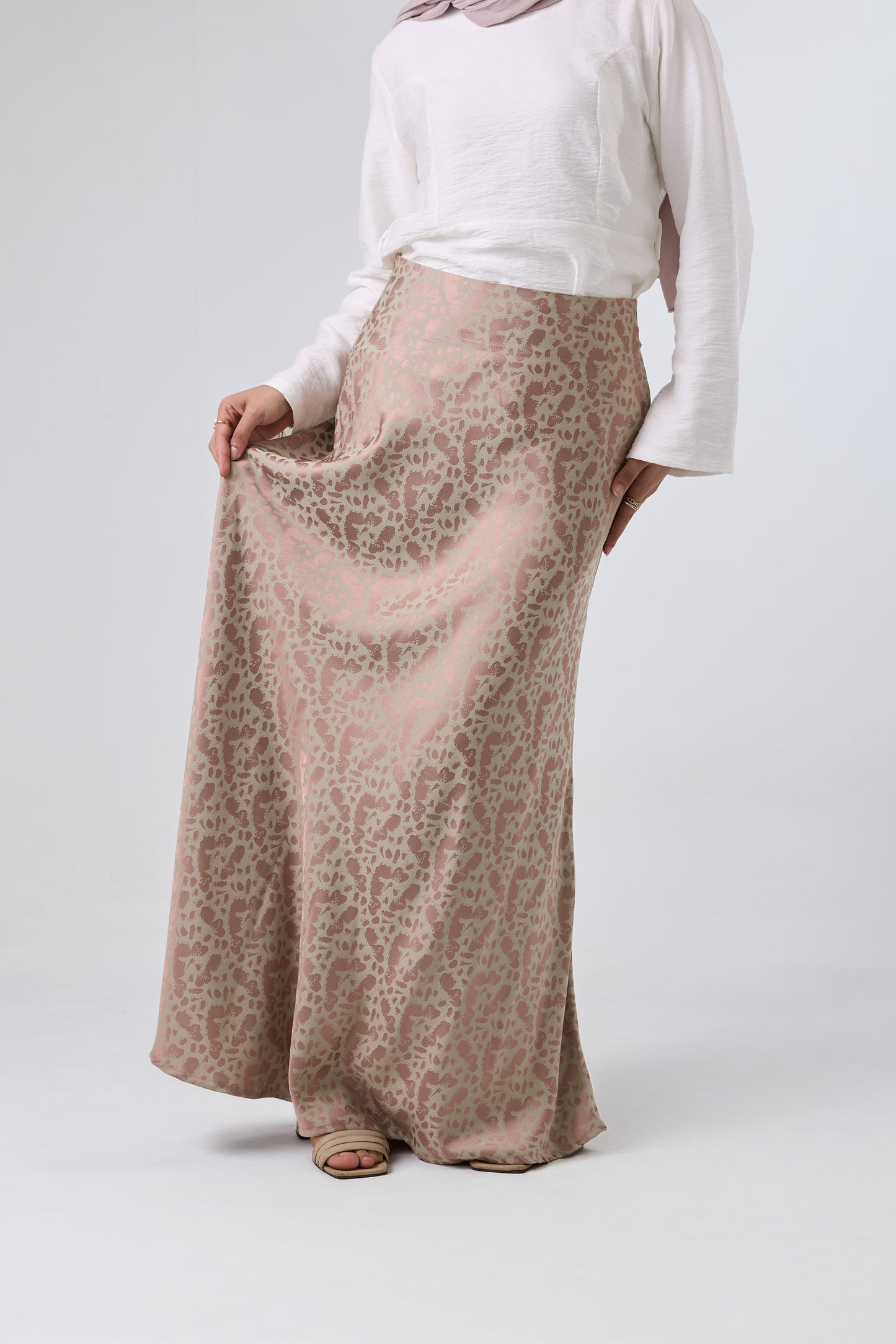 Luna Satin Maxi Skirt – High Waist Elegant Fit