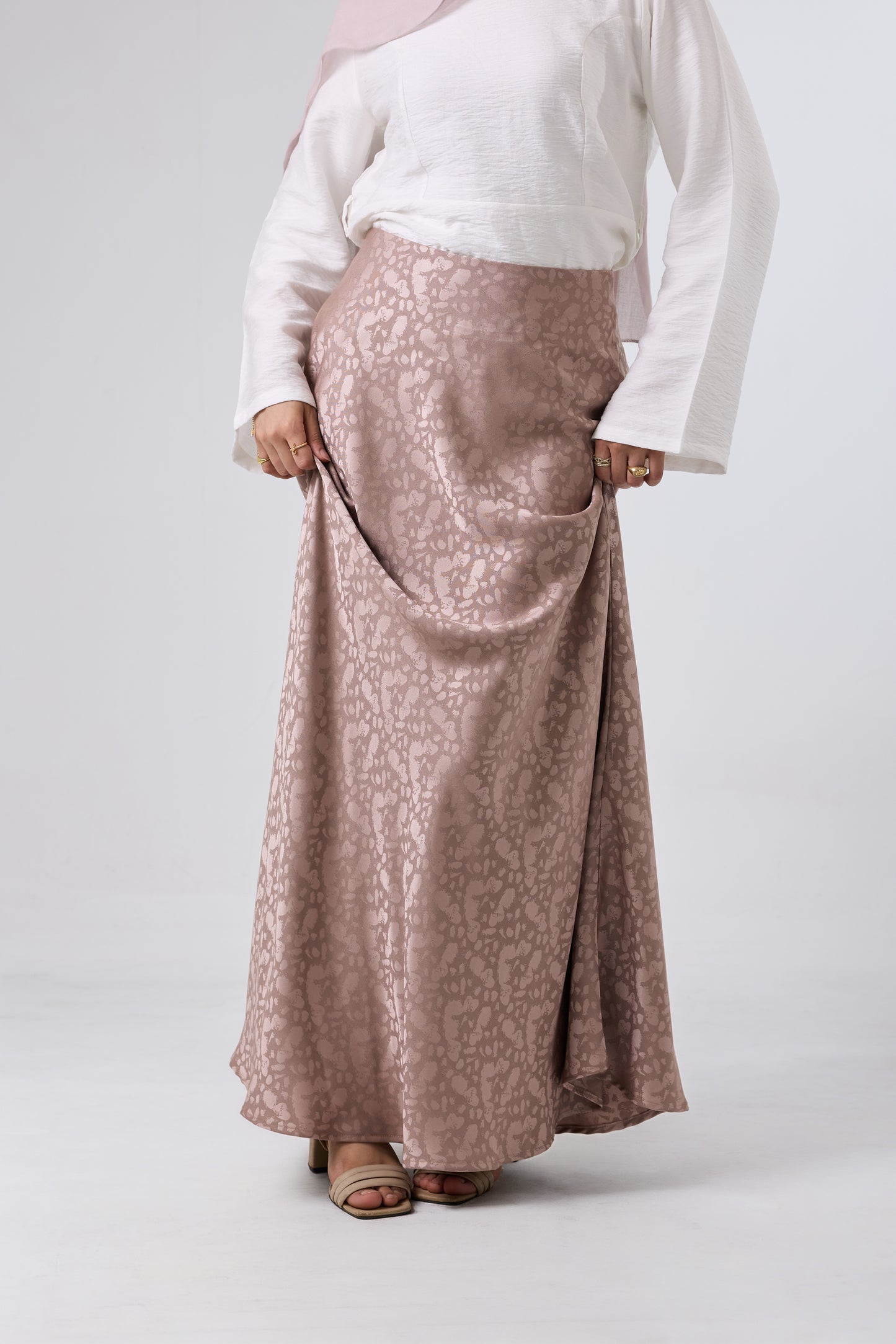 Luna Satin Maxi Skirt – High Waist Elegant Fit