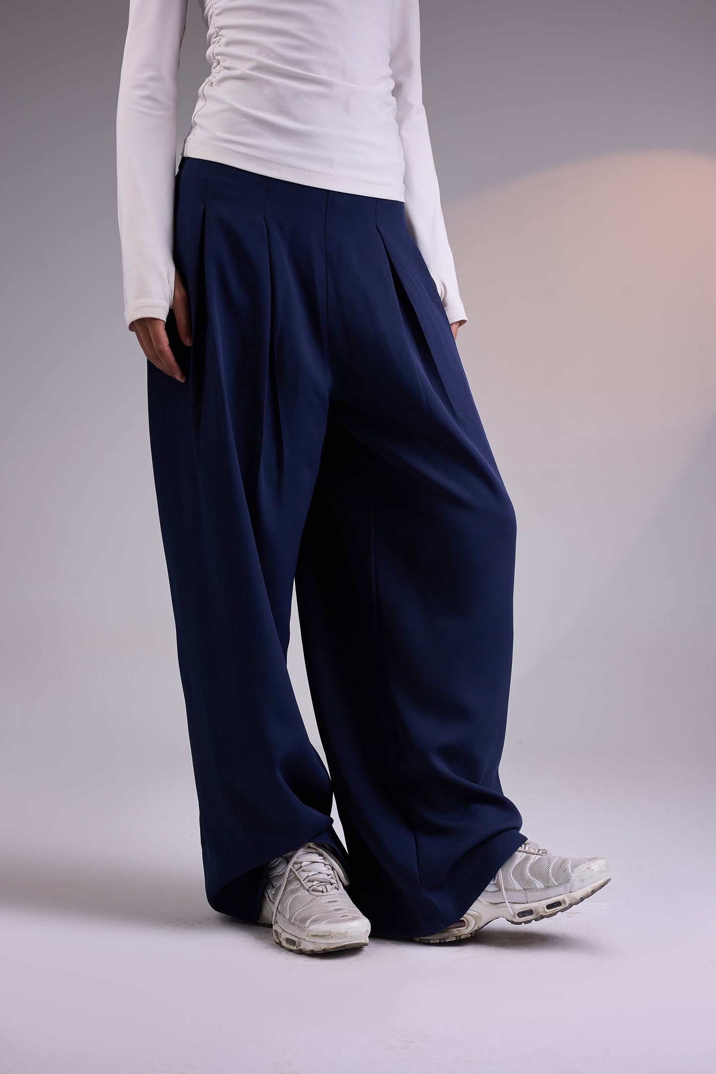 Structured Waist Wide-Leg Pants