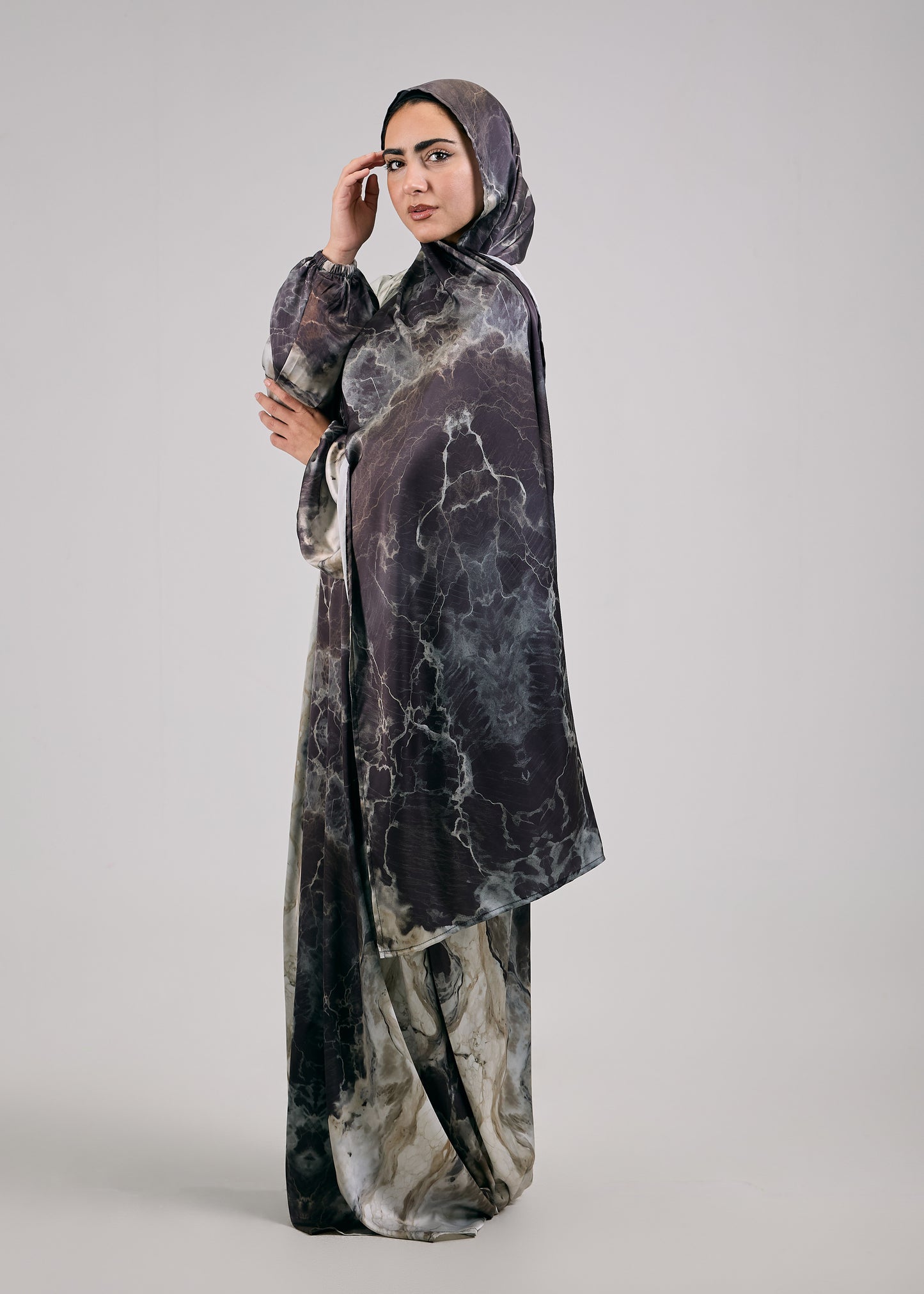 Nahla Printed Satin Isdal