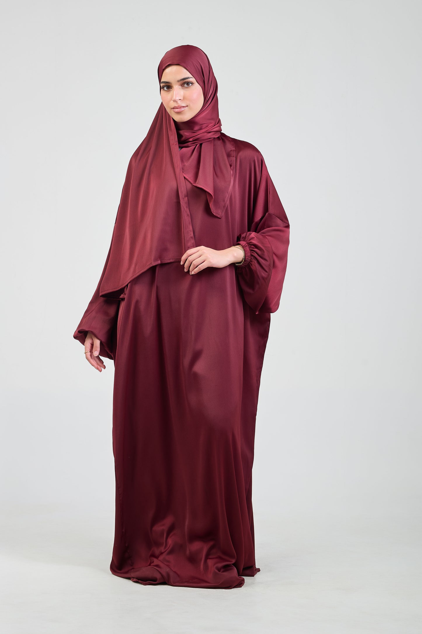 Burgundy Satin Isdal