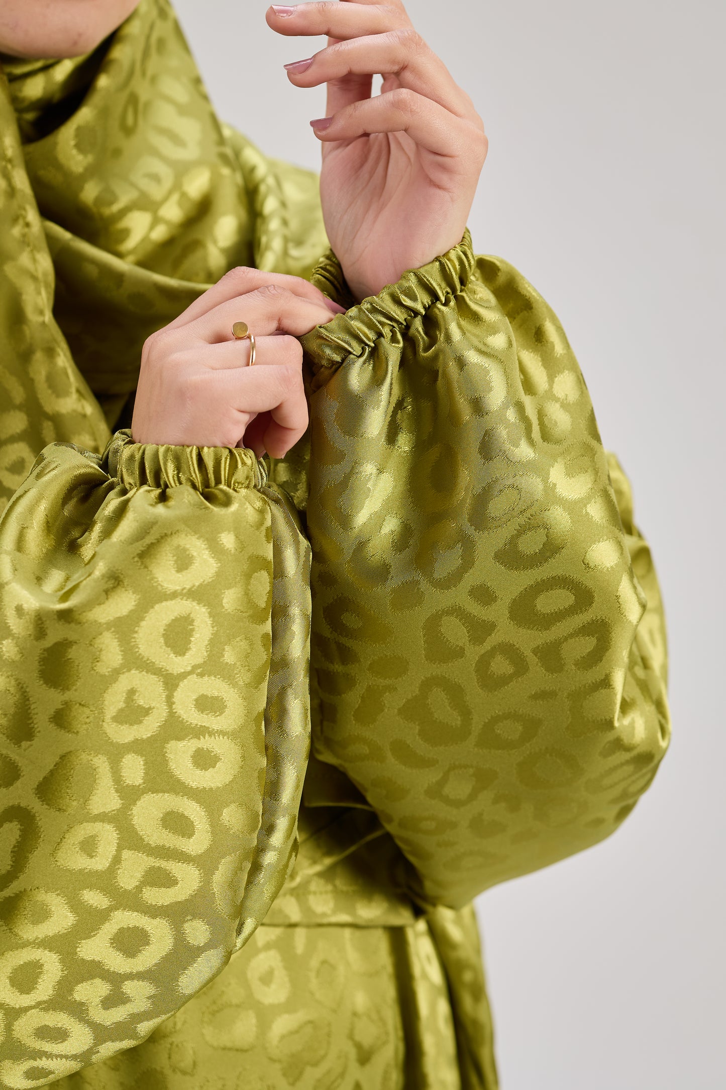 Satin Jacquard Pear