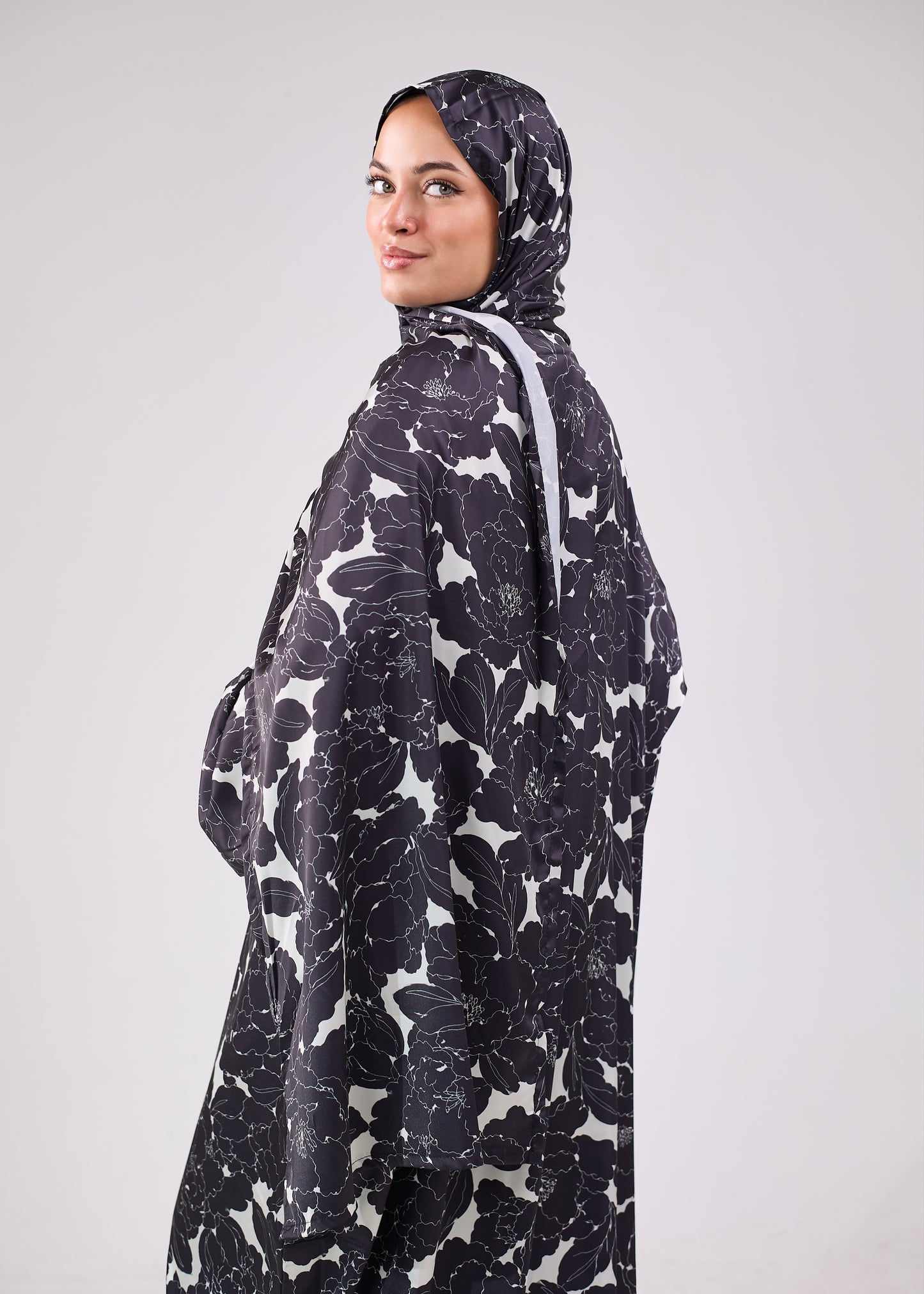 Layan Printed Satin Isdal