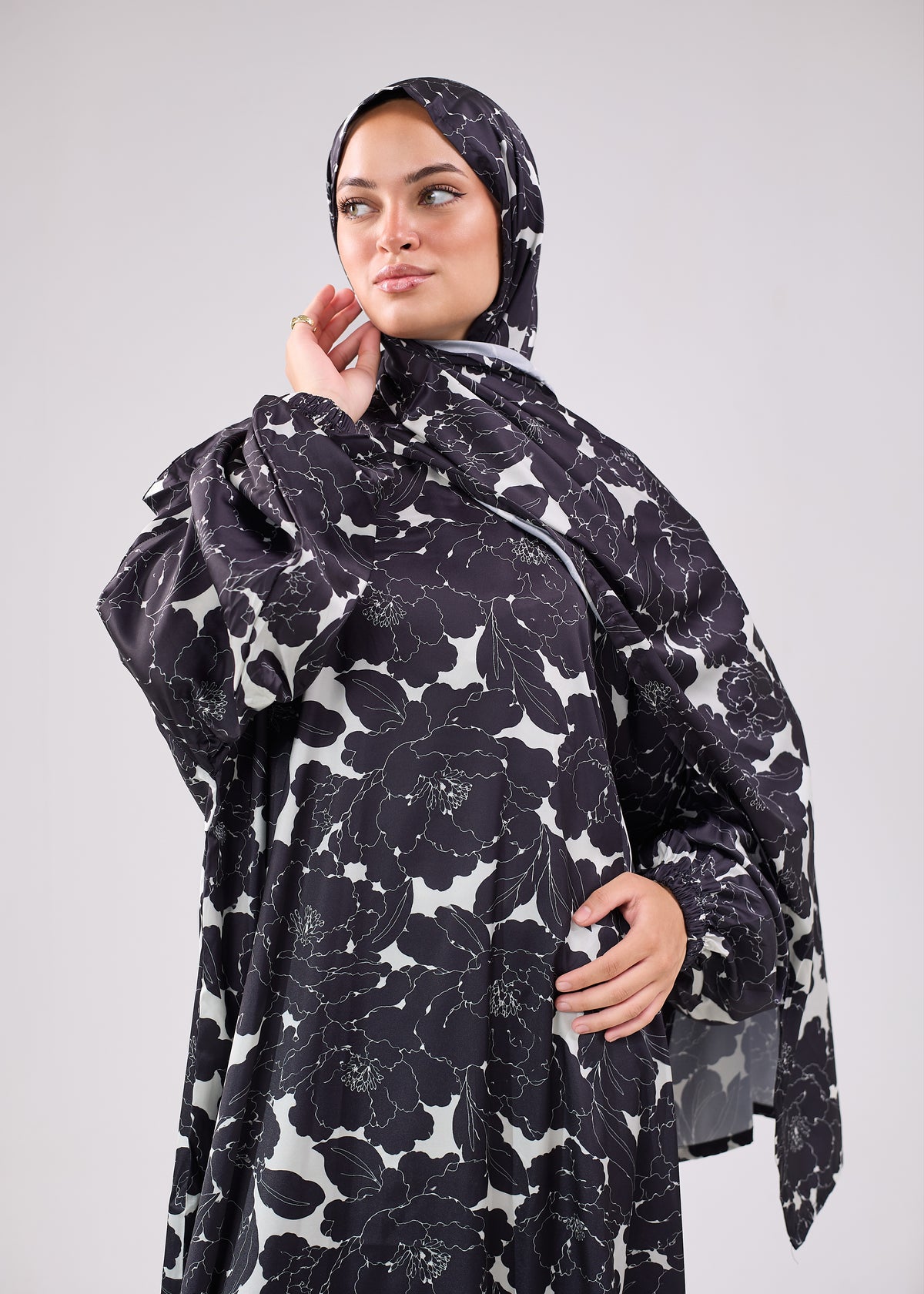 Layan Printed Satin Isdal