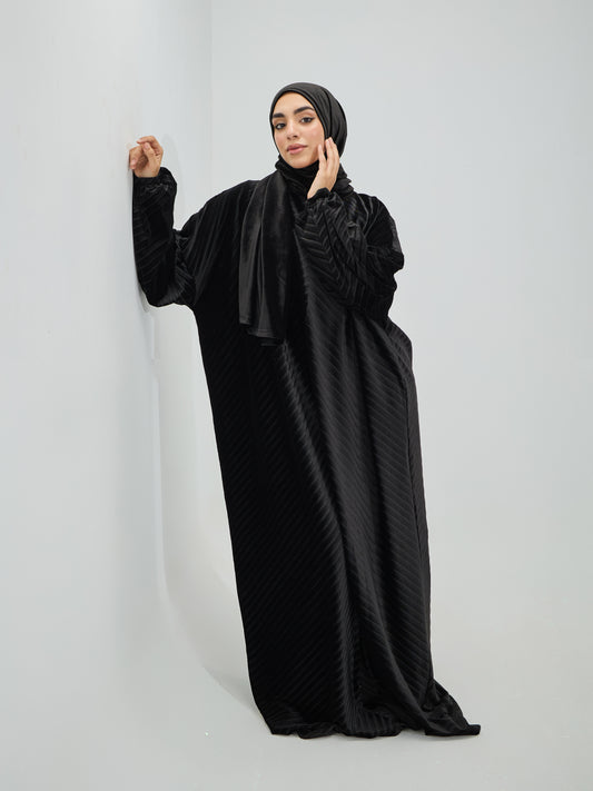 Black Velvet Pleated Isdal
